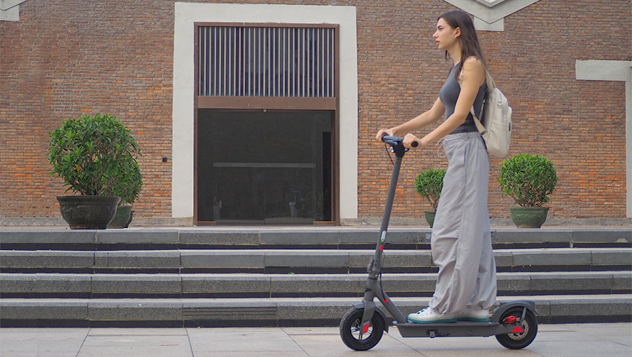 Hoverboards vs. Electric scooters: Who Wins?